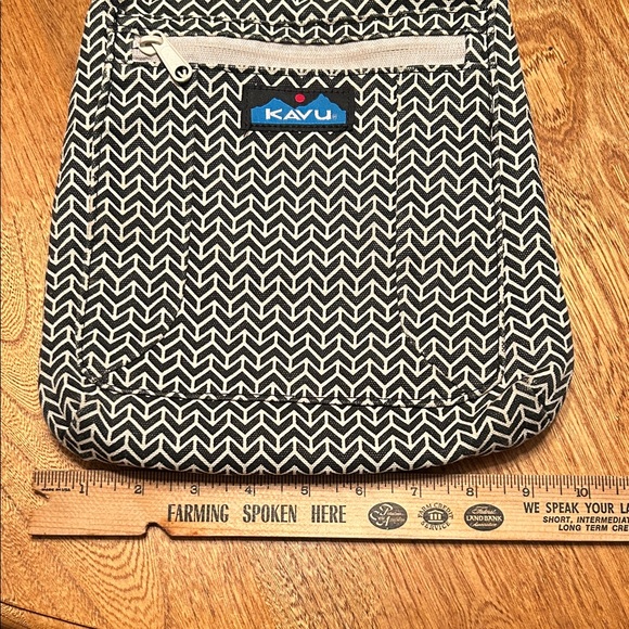 Kavu Black and White Patterned Belt Bag - Picture 13 of 14